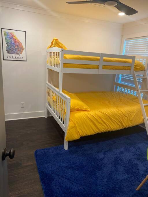 Cozy 2-Bedroom Farmhouse With Parking On Premise Смирна Экстерьер фото